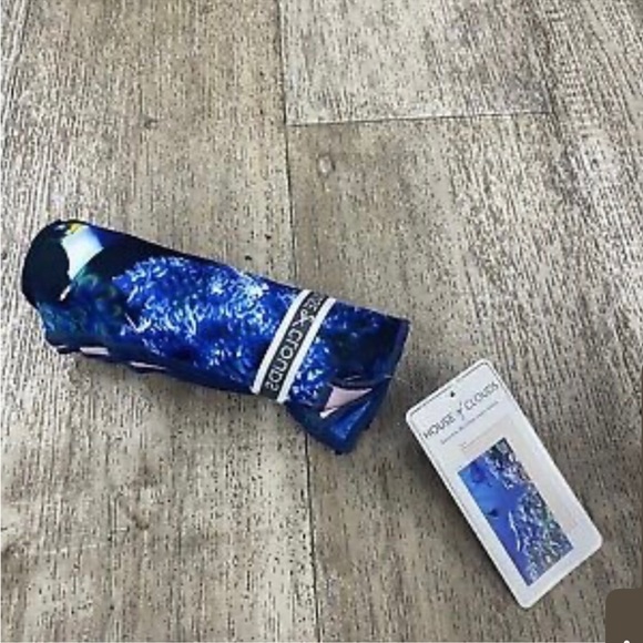 NWT House of Clouds Microfiber Beach Towels Quick Dry Sand Free Compact Towel - Picture 6 of 6